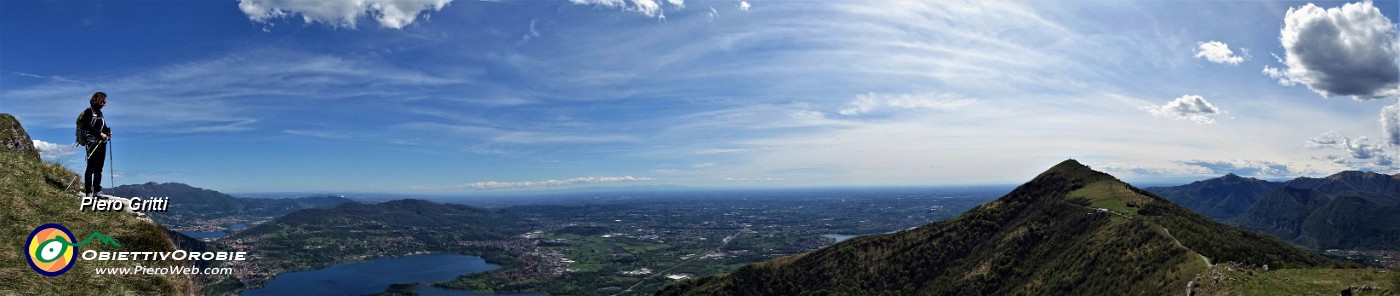 89 Vista panoramica dal Monte Rai al Cornizzolo passando sui laghi dell'alta Brianza.jpg